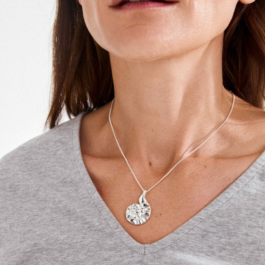 Collier HAZE à pendentif coquillage – finition plaquée argent de Pilgrim, vue 3