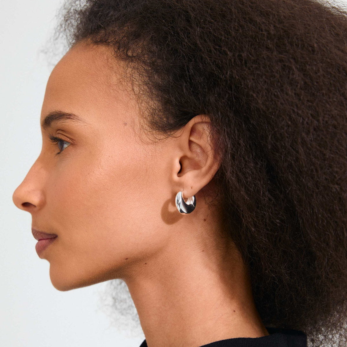 Boucles d'oreilles KAIROA épaisses – finition plaquée argent de Pilgrim, vue 2