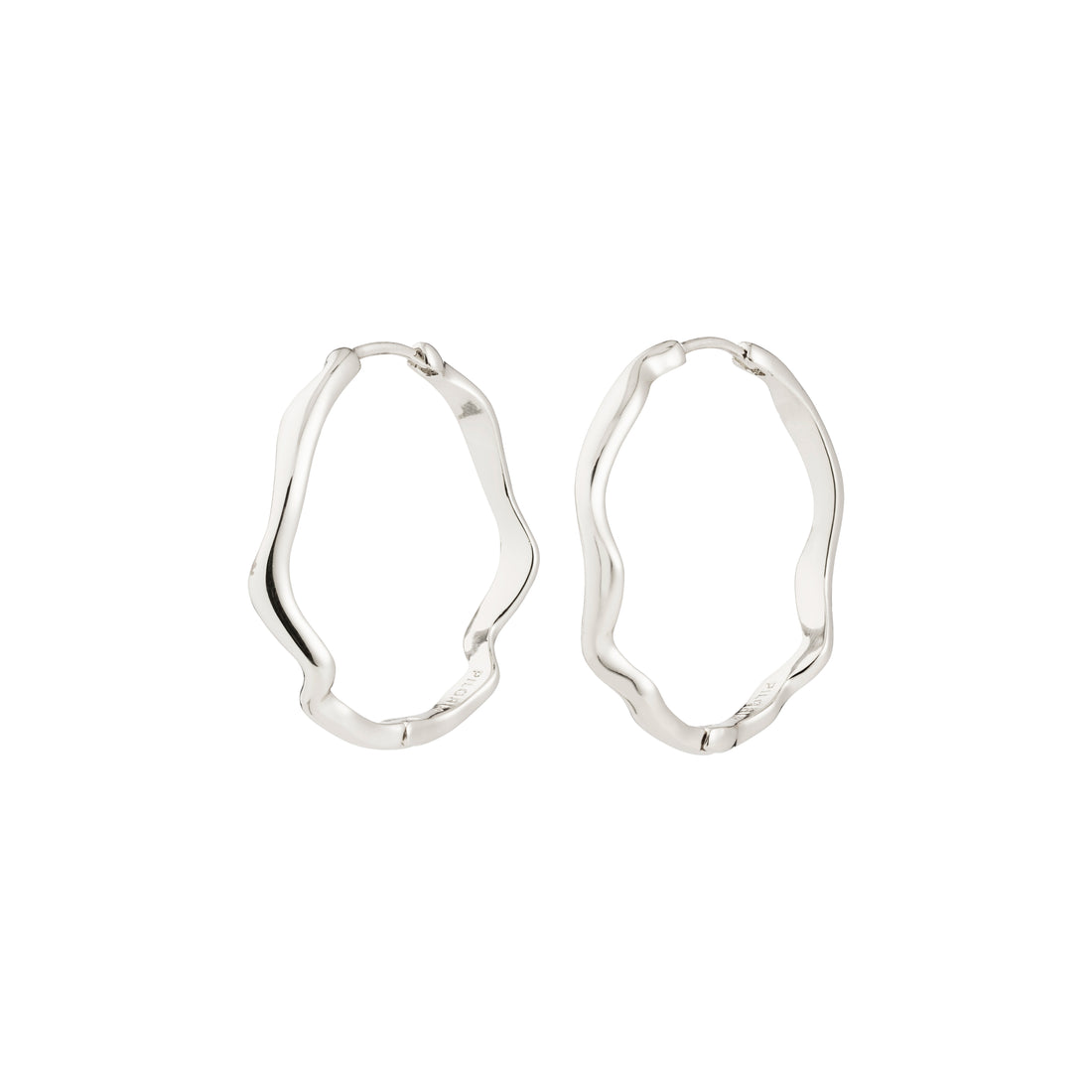 Boucles d’oreilles LARKIN anneaux ondulées – finition plaquée argent de Pilgrim