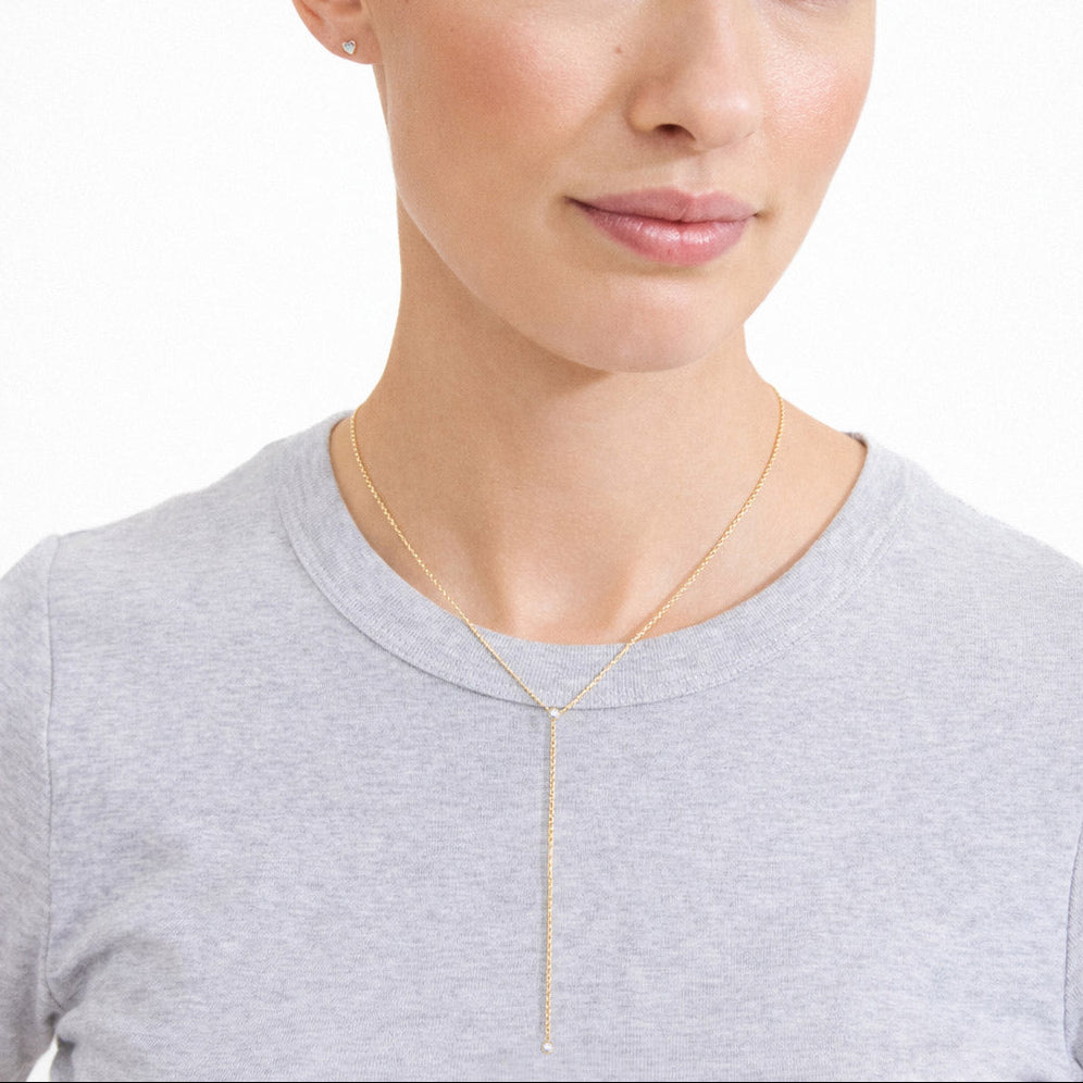 Collier LUMI en y cristaux – finition plaquée or de Pilgrim, vue 3
