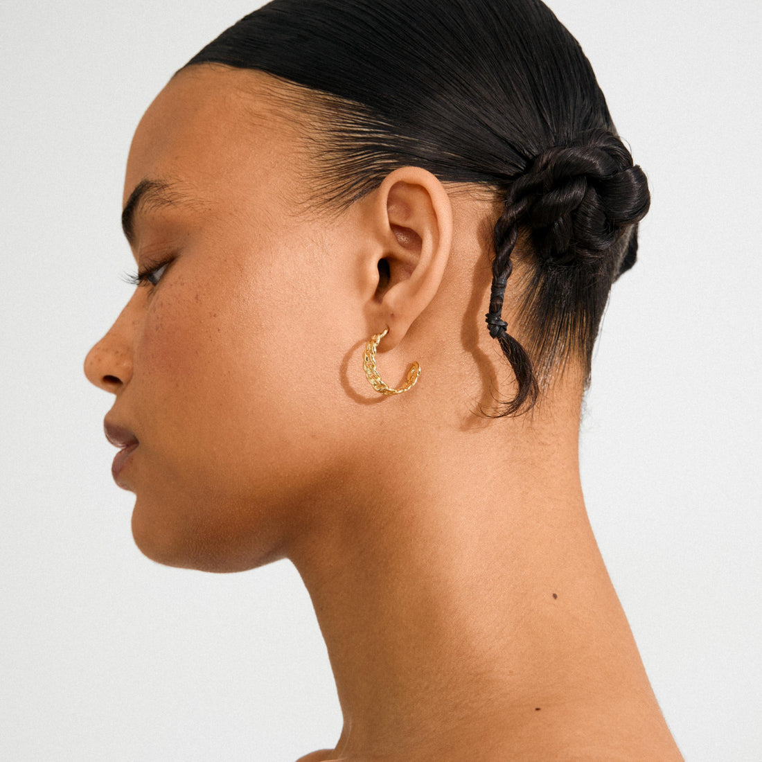 Boucles d’oreilles MAYER – finition plaquée or de Pilgrim, vue 2