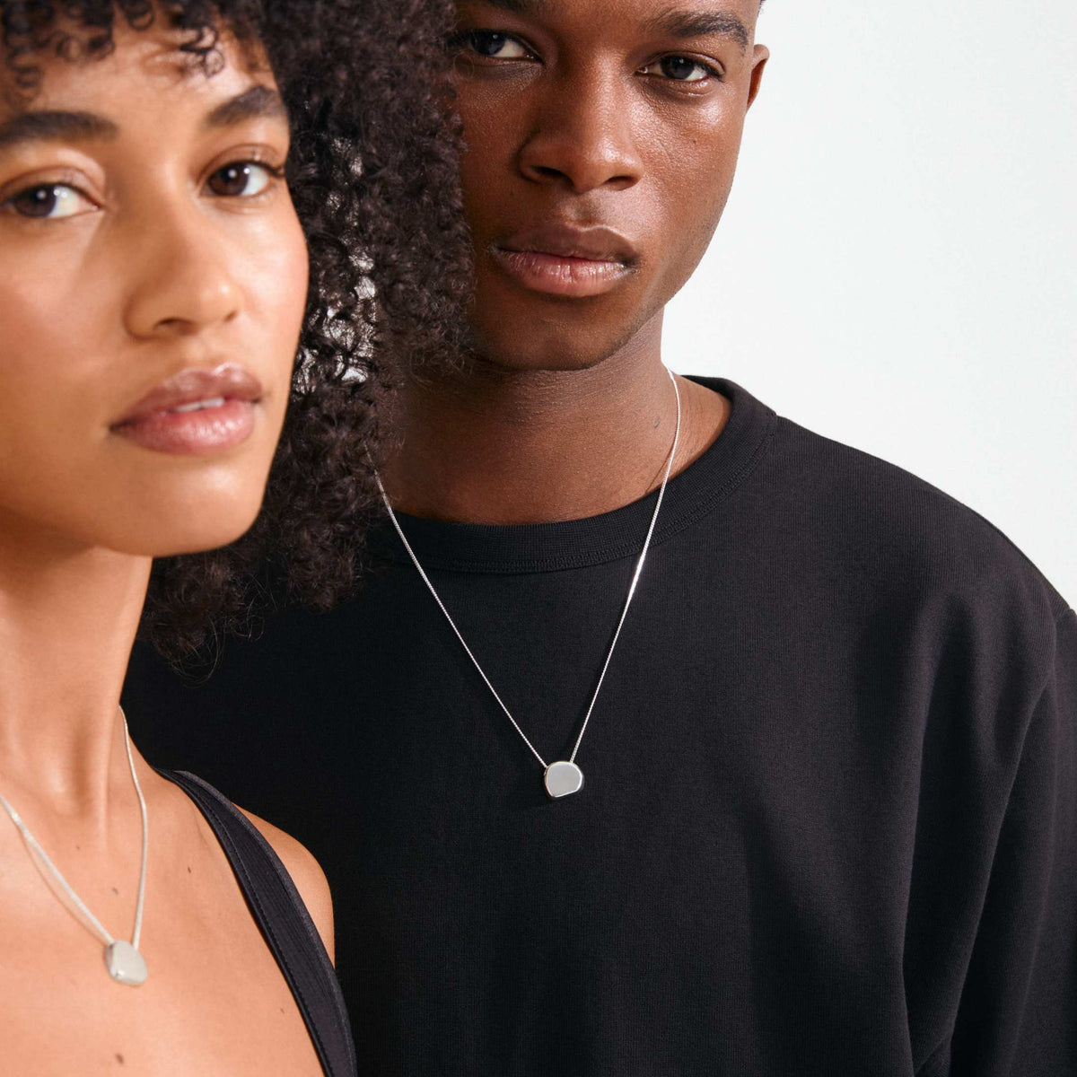 Collier PRESENCE à pendentif pièce – finition plaquée argent de Pilgrim, vue 2