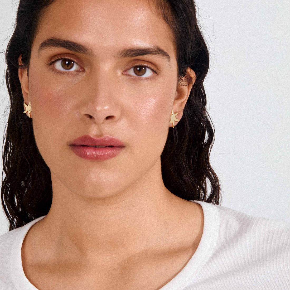 Boucles d’oreilles PRISM étoile de mer épaisses – finition plaquée argent de Pilgrim, vue 2