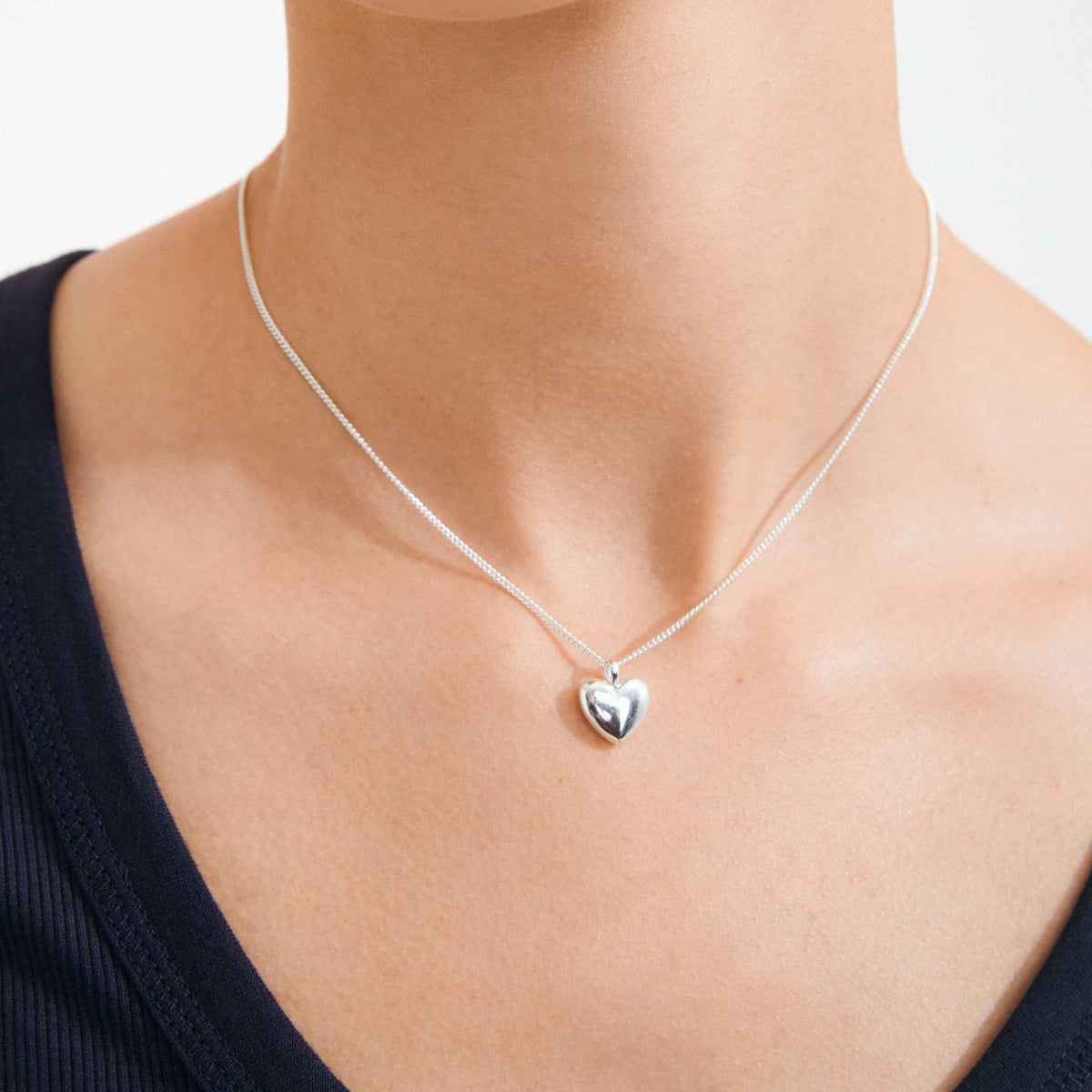 Collier REVAN à pendentif cœur – finition plaquée argent de Pilgrim, vue 2