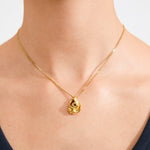 Collier RIYAN à pendentif rose – finition plaquée or de Pilgrim, vue 2