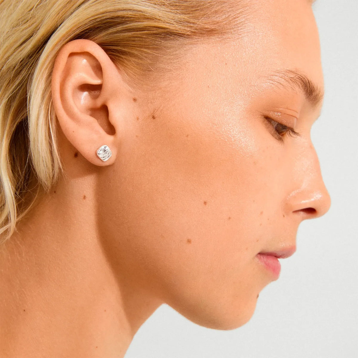 Boucles d’oreilles SENSE carrés – finition plaquée argent de Pilgrim, vue 2