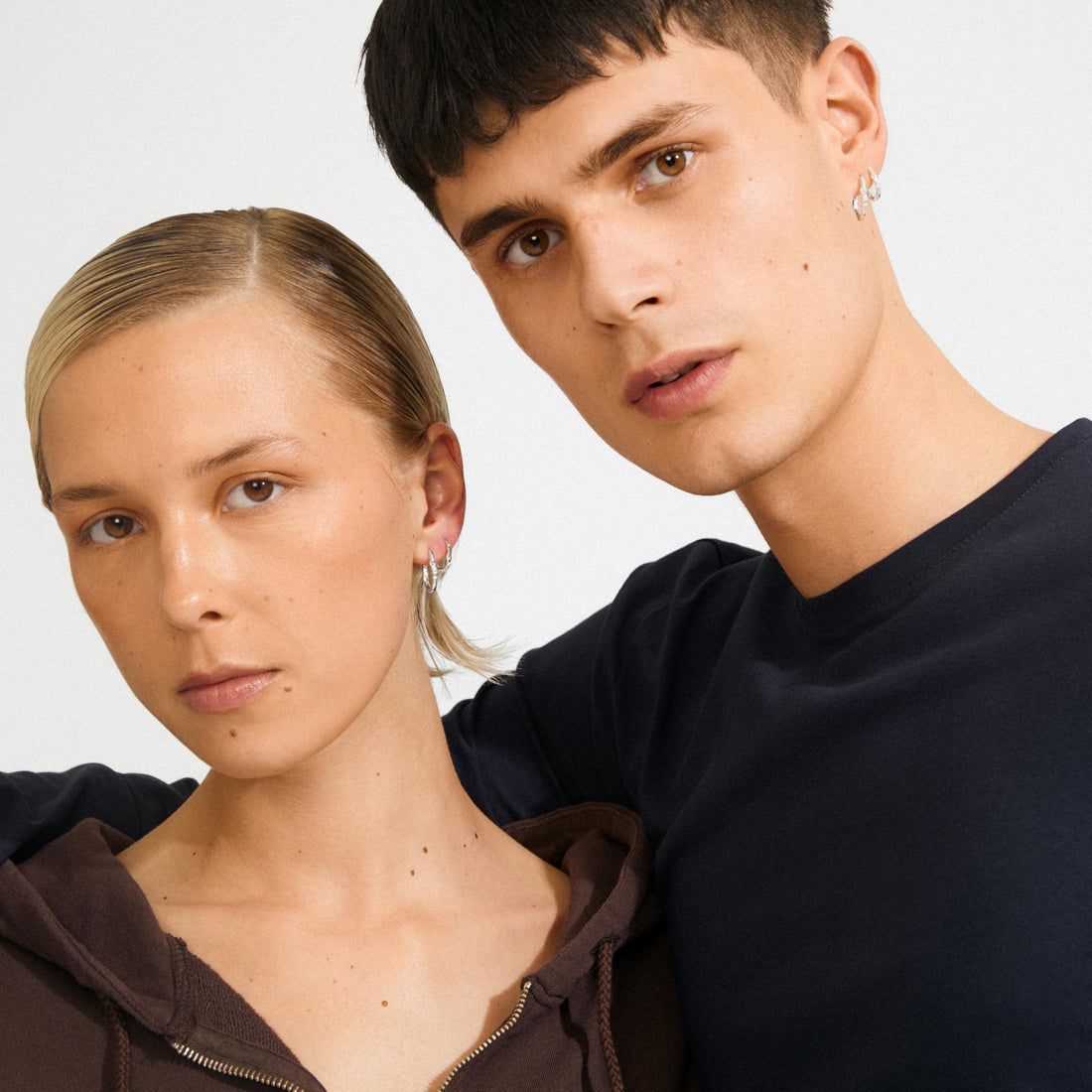Créoles SENSE boucles d’oreilles, ensemble 2 en 1 – finition plaquée argent de Pilgrim, vue 2