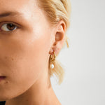 Boucles d’oreilles SHIFT perle d’eau douce – finition plaquée or de Pilgrim, vue 2