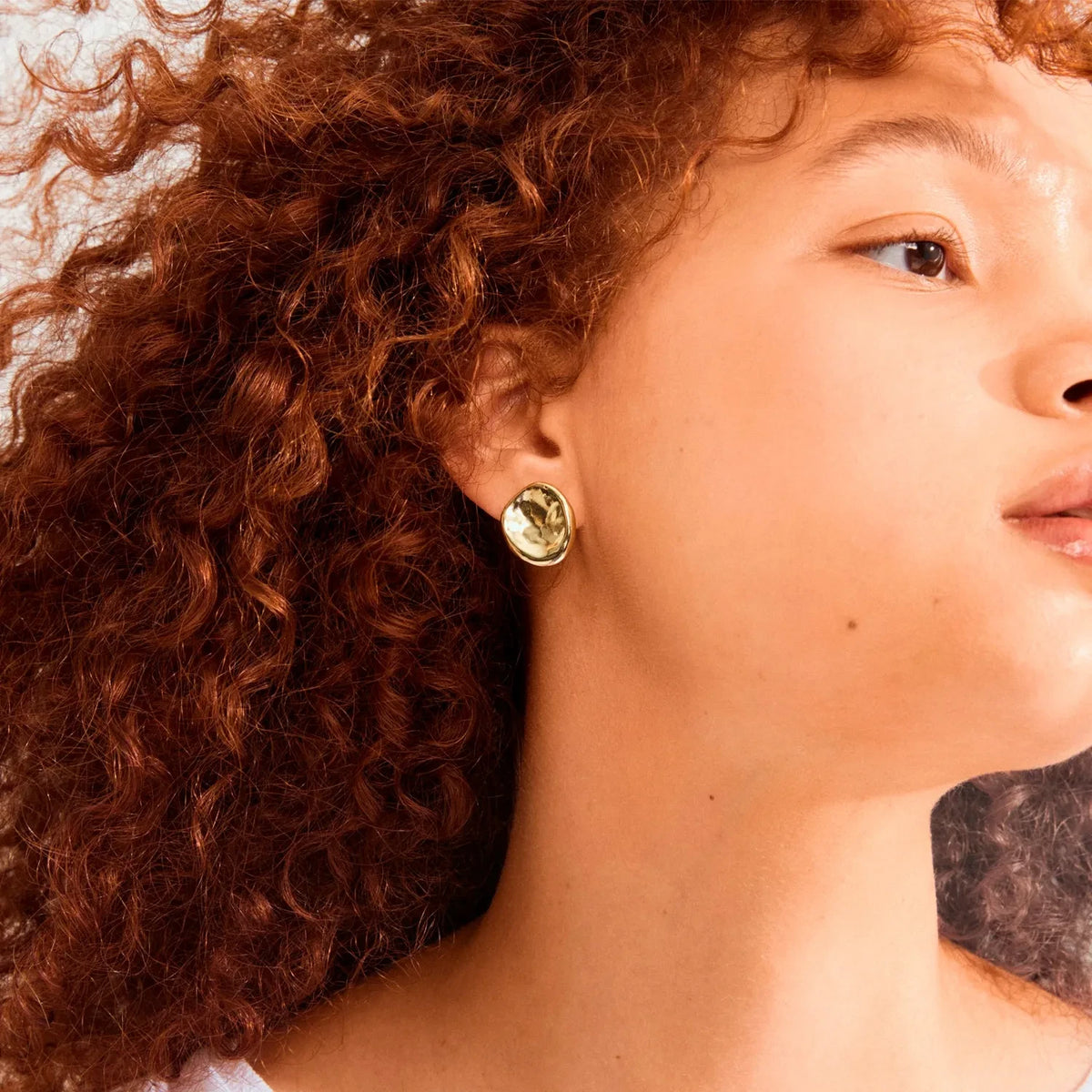 Boucles d’oreilles SPARKLE – finition plaquée or de Pilgrim, vue 2