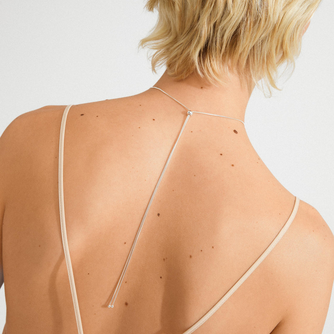 Collier SPARKLE à pendentif ondulé – finition plaquée argent de Pilgrim, vue 4