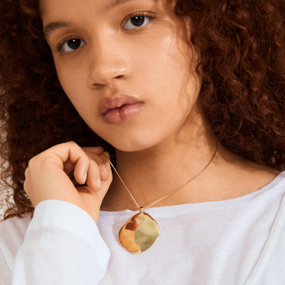 Collier SPARKLE à pendentif ondulé – finition plaquée or de Pilgrim, vue 3