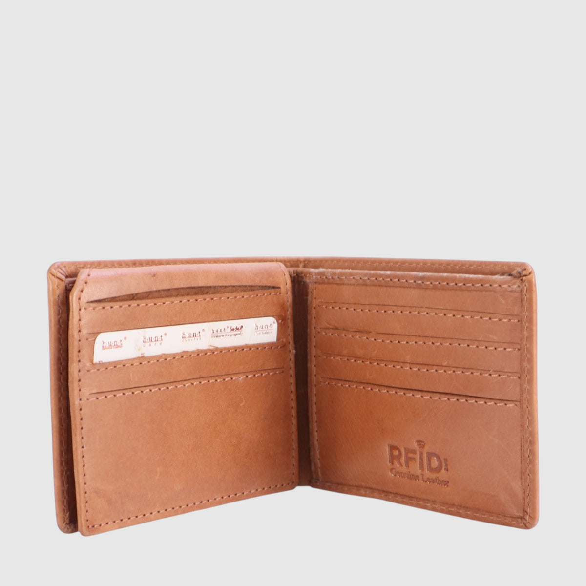 Portefeuille Hunt RFID en cuir tan — tan, intérieur et rangements pour cartes