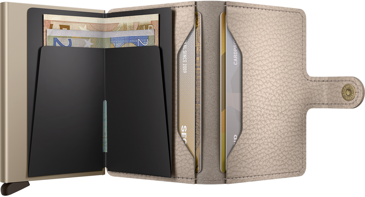 Portefeuille Miniwallet Pebble – Secrid, latte, vue ouverte avec les rangements intérieurs