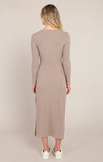 Robe longue nouée à la taille Dex, coloris brun doux, vue de dos