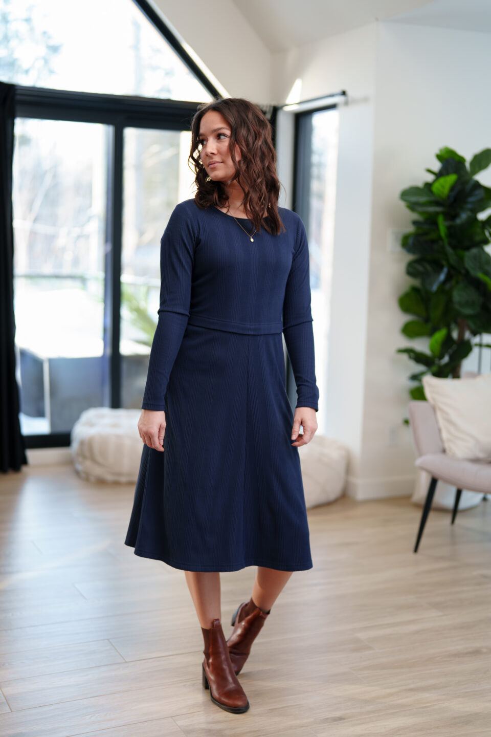Robe Richelieu – Indigo – vue portée 2 – Rien ne se perd, tout se crée