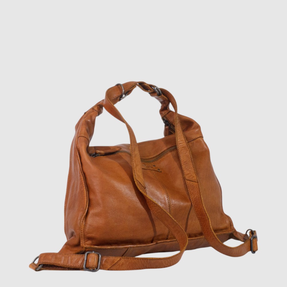 Sac à main convertible Brunello en cuir vintage The Trend, tan, vue sangles du sac à dos