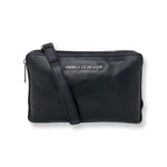 Sac Annie en cuir noir, vue de face avec bandoulière
