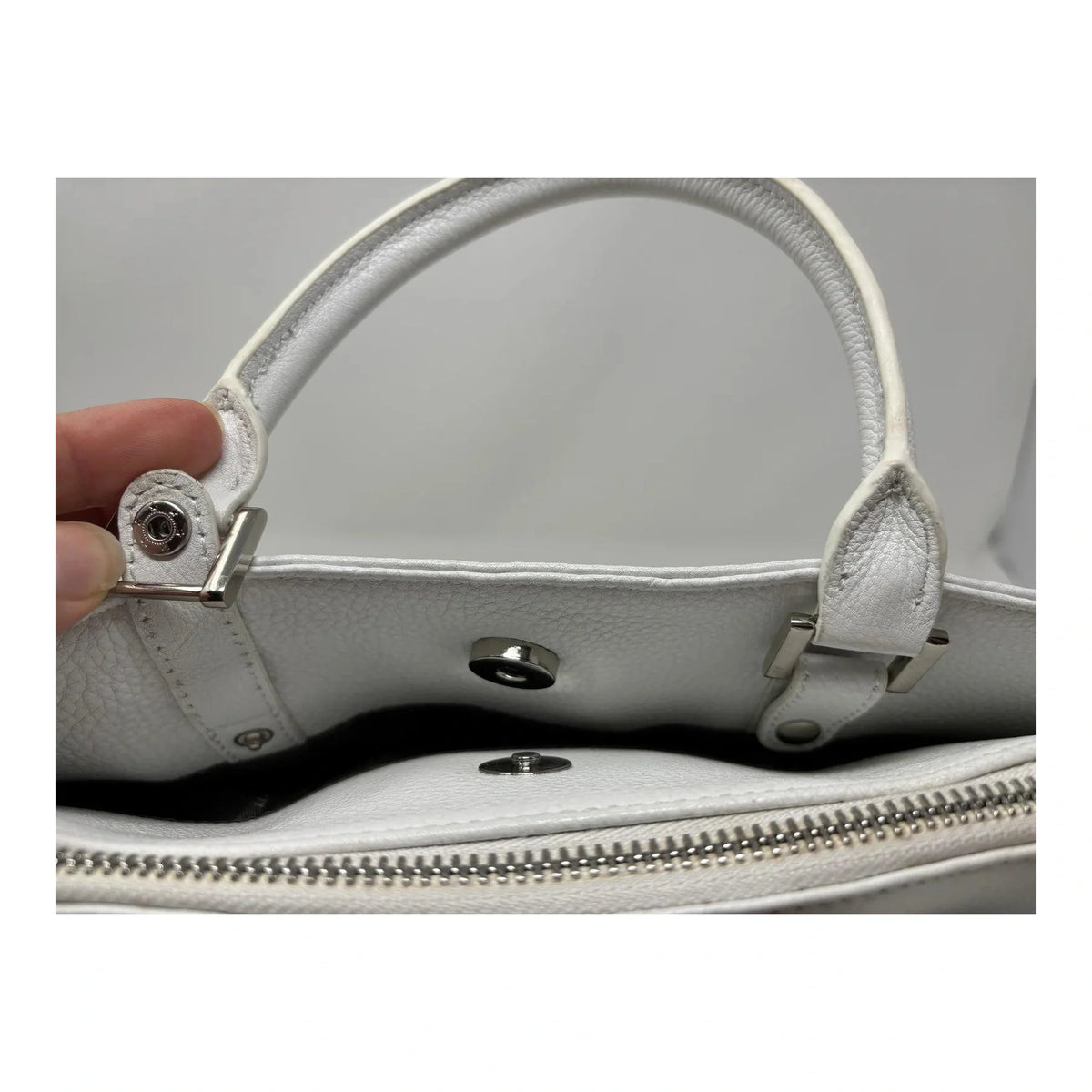 Sac à main Miranda en cuir blanc, détail de la poignée amovible