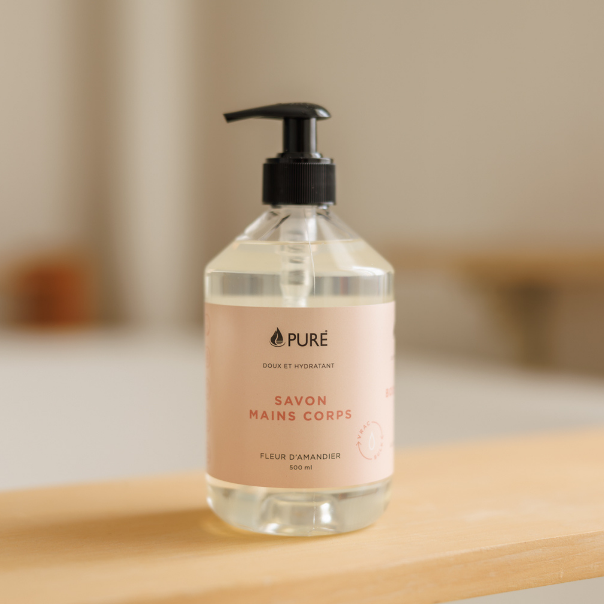 Savon mains et corps Pure – Fleur d’amandier – 500 ml — présentation du produit