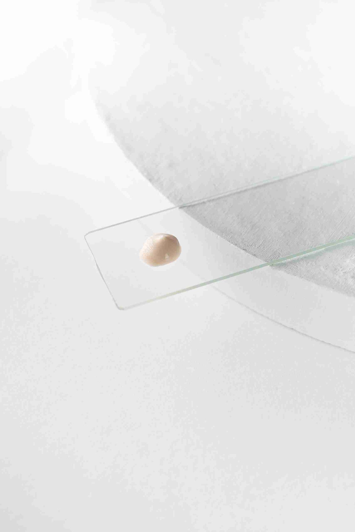 Texture de la crème contour des yeux Éveil — Ta peau, ton fruit