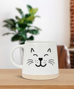 Tasse en grès à visage de chat Abbott — mise en situation