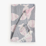 Serviette à motifs de poissons – Rose et gris – Pokoloko