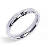 Bague argentée lisse et arrondie