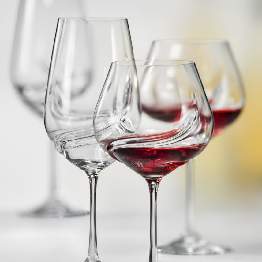 Collection de coupes à vin Oxygen Trudeau sur une table