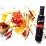 Huile d’olive au chili Zoé – 250 ml – suggestion de présentation
